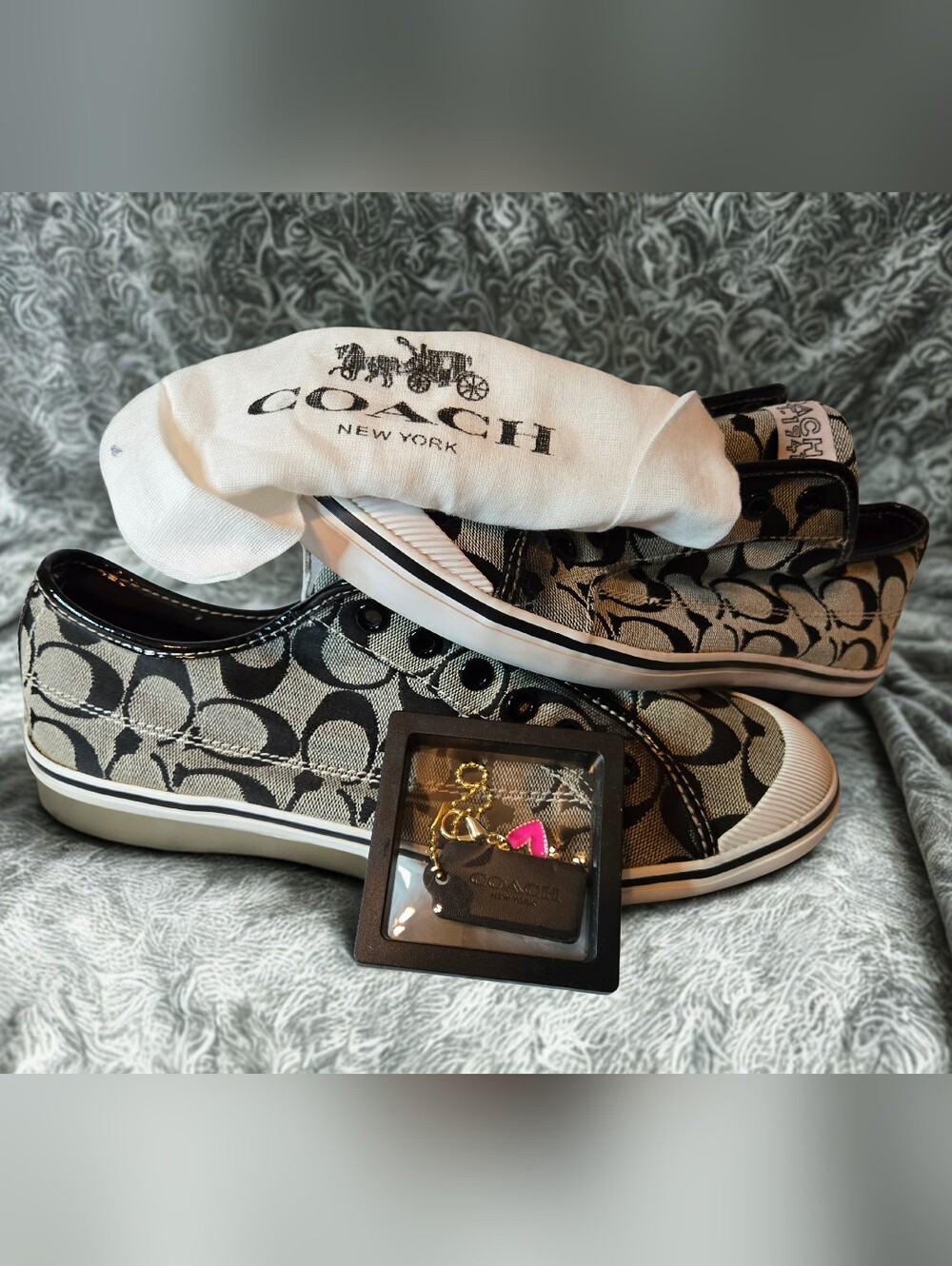 COACH Signature Canvas Sneakers in Black/Cream & Leather Hangtag Duo Sz10